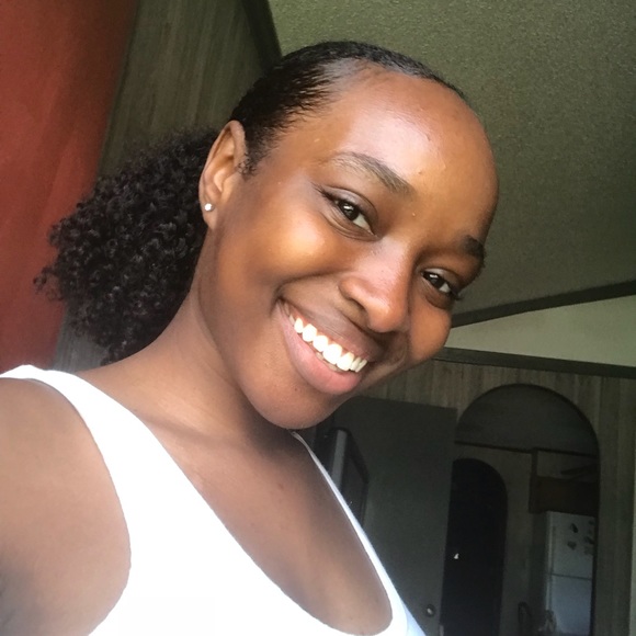 Meet your Posher, Atiya - Picture 1 of 1